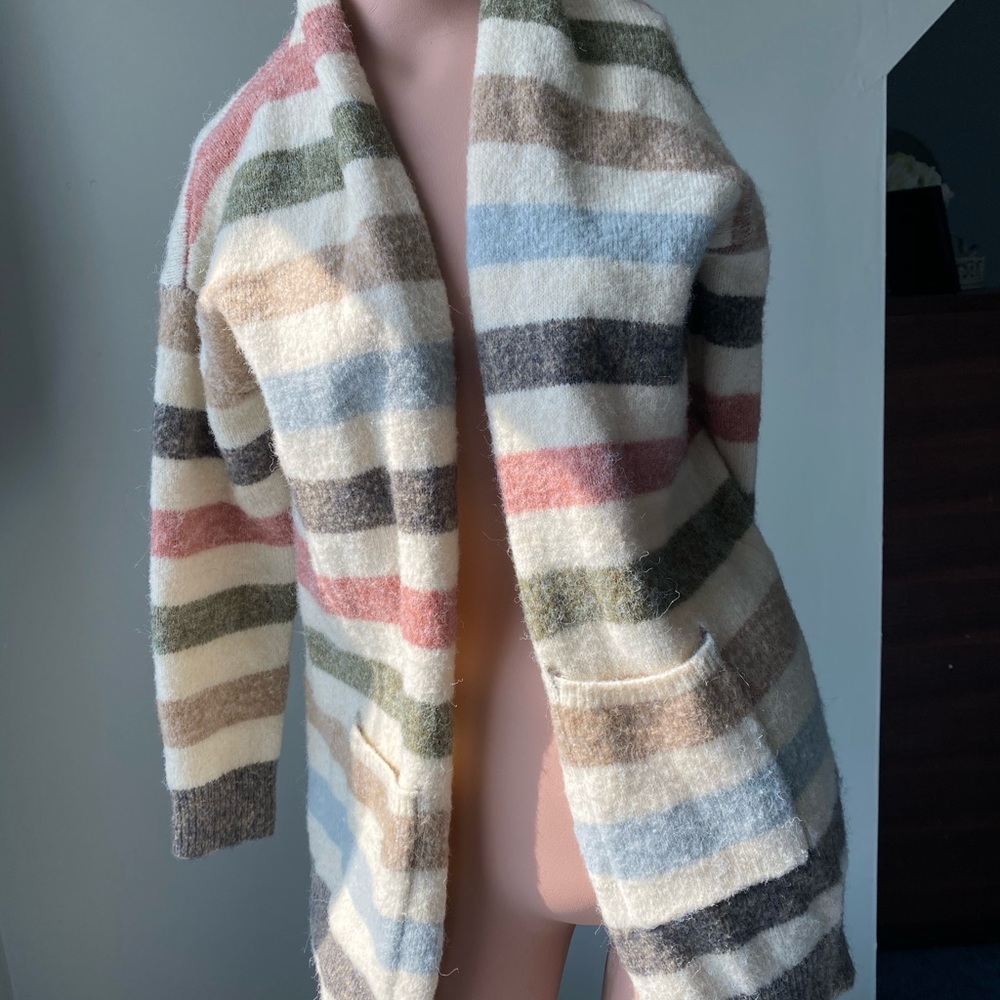 Xs cardigan style sweater. Dreamers brand